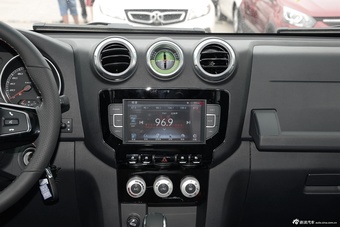 2016款北京BJ40L 2.3T自动四驱尊享版