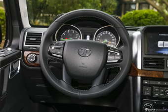 2016年北京BJ80 2.3T手动尊贵版