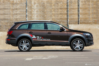 2014款奥迪Q7 35TFSI越野型