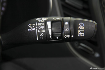 2013款改款全新胜达 2.0T 自动四驱顶级型