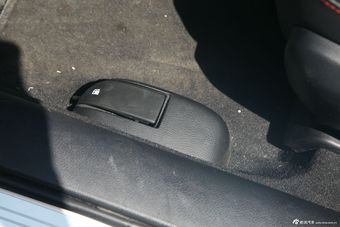 2014款奔腾B70 1.8T自动运动尊贵型