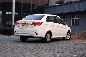 2015款绅宝D20三厢1.3L手动乐活版