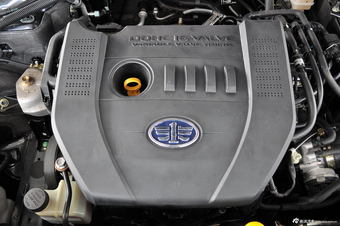 2013款奔腾B50 1.8L自动尊贵型