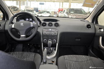 2013款东风标致408 2.0L手动舒适版