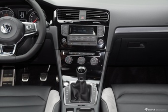 2015款高尔夫1.4TSI手动R-Line