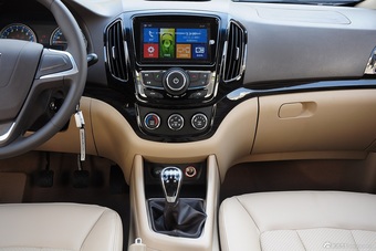 2015款宝骏730 1.8L手动舒适型