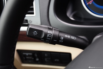 2015款吉利EC8 2.0L自动尊贵型