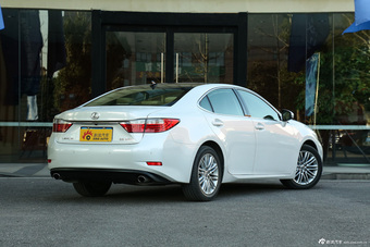 2013款雷克萨斯ES 250自动豪华型