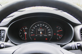 2015款索兰托L  2.2T自动柴油四驱精英版 7座