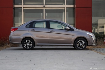 2015款绅宝D20三厢1.5L手动乐天版