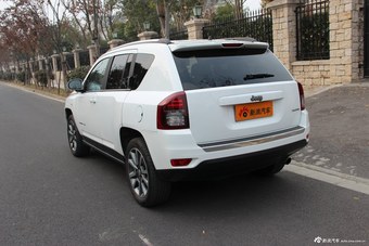 2014款指南者2.0L自动两驱豪华版