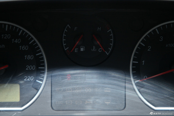 2011款阁瑞斯尊领2.4L旗舰版