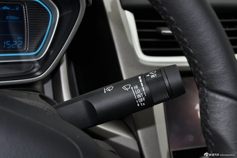 2014款爱唯欧三厢1.6L自动风尚型