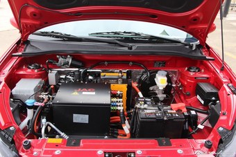 和悦iEV 纯电动轿车到店实拍