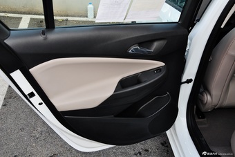 2015款科鲁兹1.4T自动精英版