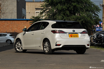 2014款雷克萨斯CT200h舒适版双色