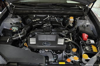 2013款傲虎2.5i豪华版图片