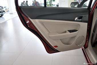 2013款奔腾B50 1.6L手动舒适型