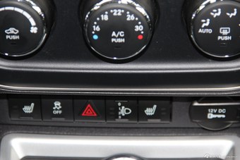 2014款指南者2.0L自动两驱豪华版