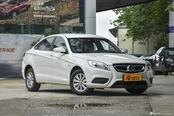 2015款绅宝D50 1.5L CVT标准超值导航版