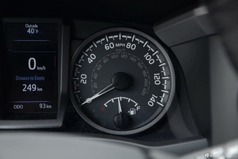 2016款塔库玛3.5L手动标准版