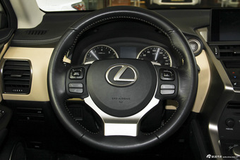 2015款雷克萨斯NX 2.0L自动200全驱锋尚版