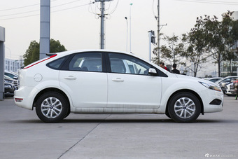 2013款福克斯两厢经典1.8L手动基本型