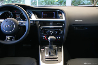 2016款改款奥迪A5 2.0T自动cabriolet 45TFSI进取型