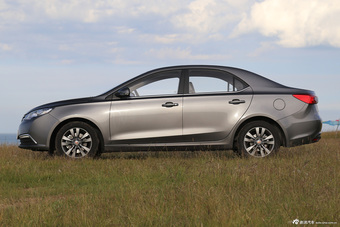 2015款荣威360 20T双离合旗舰版