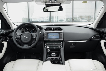 2016款捷豹F-PACE 2.0T自动都市尊享版图片