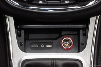 2015款宝骏560 1.8L