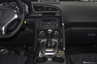 2015款东风标致3008 2.0L手动经典版