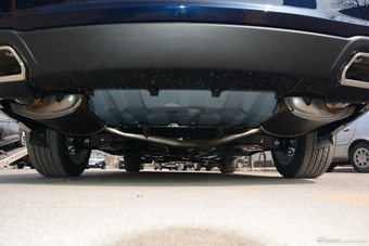 2015款红旗H7 1.8T自动豪华型