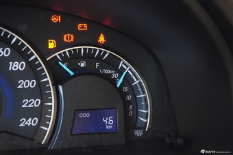 2015款凯美瑞2.0E精英版