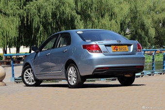 2015款吉利远景1.3T手动尊贵型