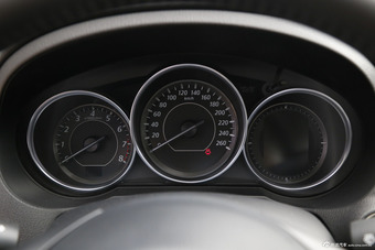 2015款阿特兹2.0L自动蓝天时尚版