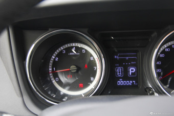 2016款东风风神A60 1.6L自动豪华型