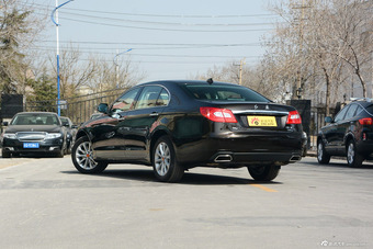 2015款红旗H7 1.8T自动豪华型