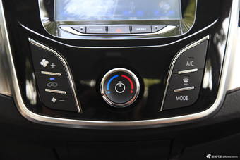 2015款黄海N2 2.8T四驱柴油至尊版