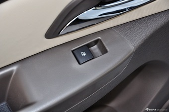 2015款科鲁兹1.5L经典 SE MT