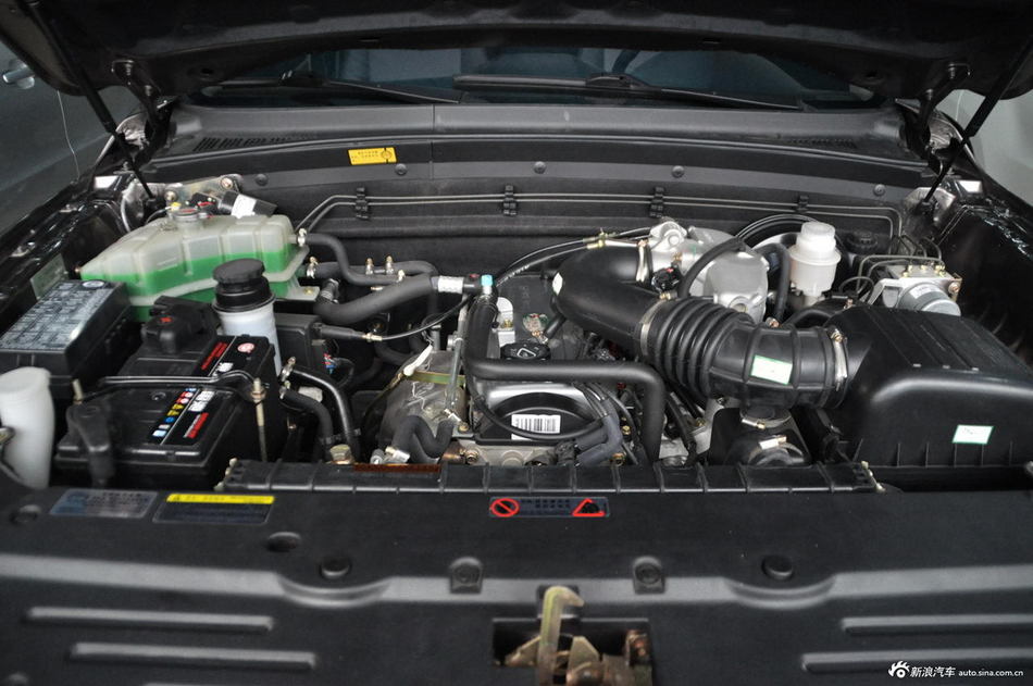 2012款奥轩GX5 2.0L手动两驱天窗版