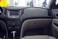 2013款奔腾B50 1.8L自动尊贵型