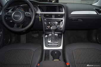 2016款奥迪A4L 3.0T自动45TFSI quattro个性运动版