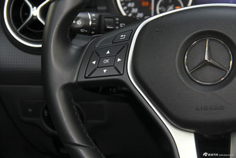 2015款奔驰A180 1.6T自动