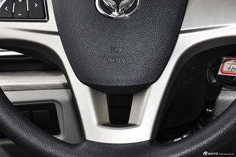 2016款北汽幻速H3F 1.5L手动豪华型7座