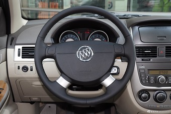 2015款凯越1.5L手动尊享型