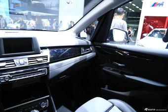 宝马2系运动旅行车