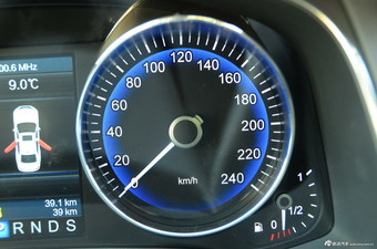 2015款红旗H7 1.8T自动豪华型