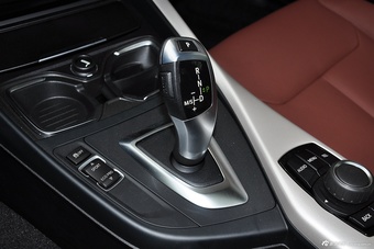 2014款宝马2系220i领先型