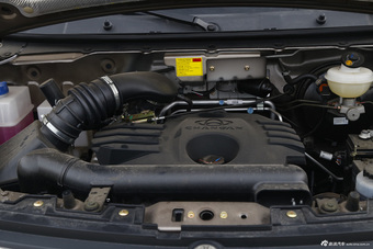 2016款睿行M90 2.0L手动标准型平顶掀背门